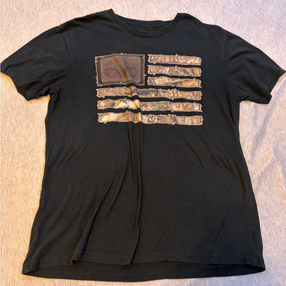 Realtree Black and Tan Graphic Tee